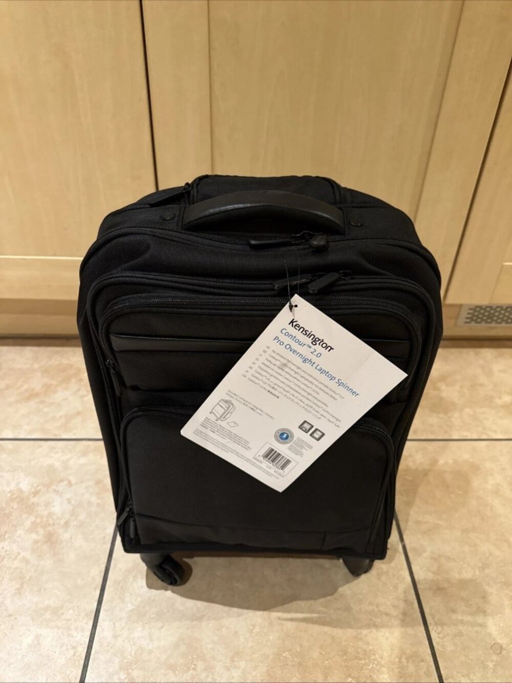 Kensington 17 Inch Laptop Case Contour 2.0 Pro Overnight Spinner